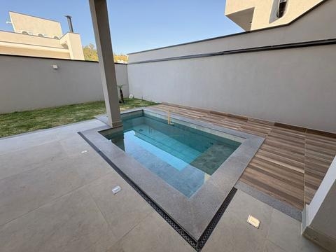 Casa Sobrado à Venda no Condomínio Mont’Alcino – Valinhos/SP