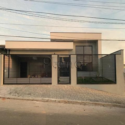 Casa à Venda com 3 quartos no Jardim Santa Helena  em Valinhos/SP