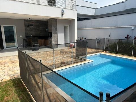 Casa Sobrado com 3 Suites a Venda no Condominio Villa do Sol em Valinhos – Condomínio Fechado