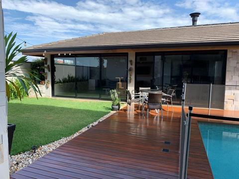 Casa Sobrado de Alto Padrão à Venda no Condomínio Residencial Tamboré – 4 Suítes | 414m²