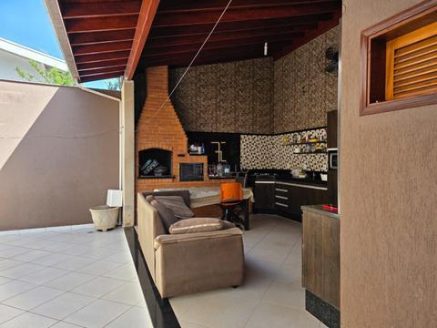 Casa à venda em Valinhos, Loteamento Residencial Santa Gertrudes, com 4 quartos, com 220 m²