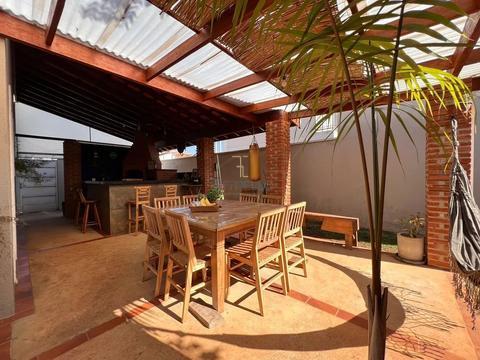 Sobrado à venda em Jaguariúna, Recanto Camanducaia, com 2 quartos, com 90 m²